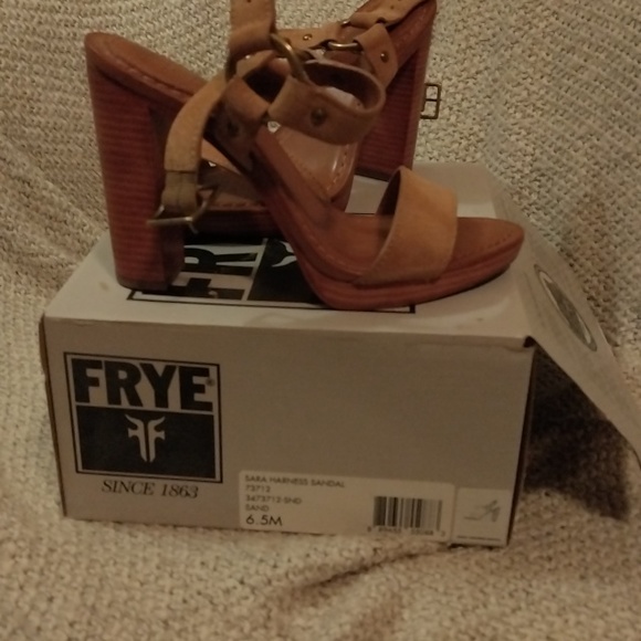 Frye Sara Harness Sandal 6.5 Sand - Picture 4 of 4